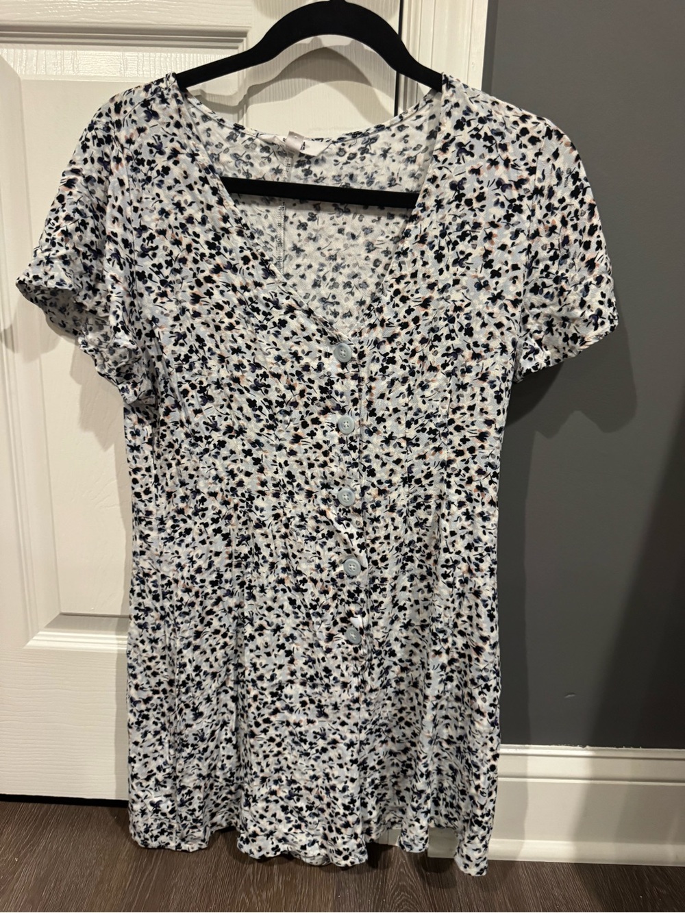 BB Dakota White Short-Sleeve Button-Front Top with Navy & Brown Floral Print